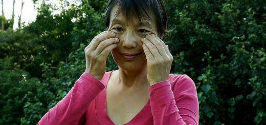Get Rid of Wrinkles the Natural Way through Massage